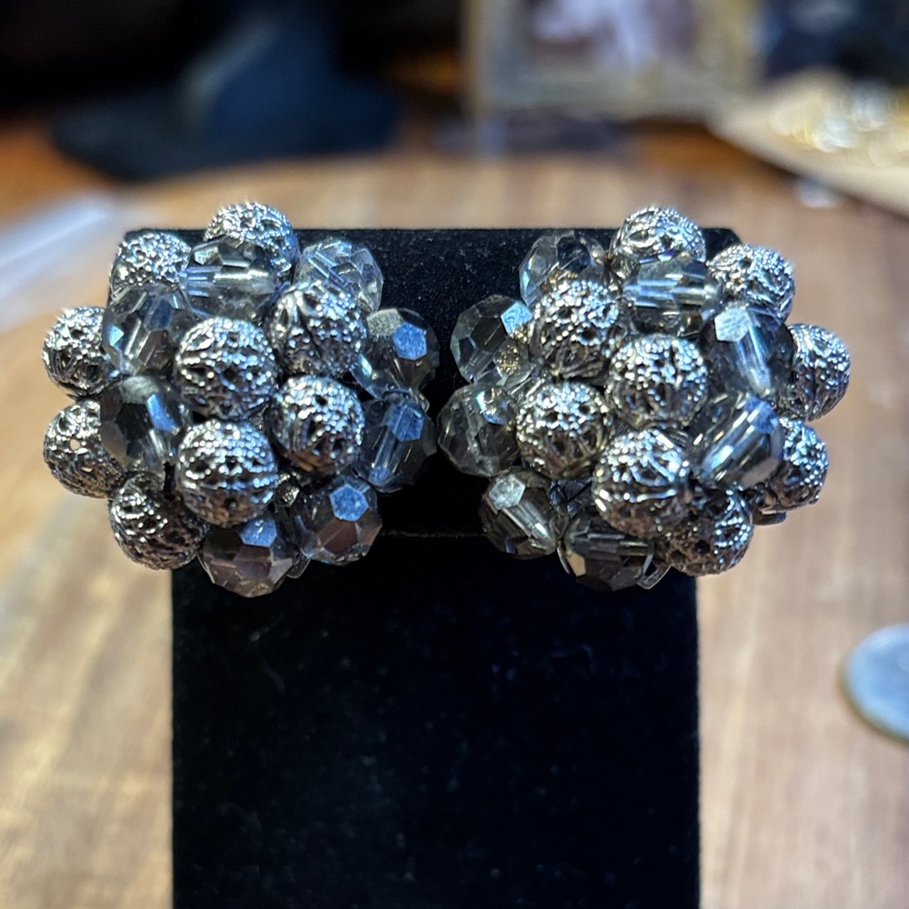 Marvella silver tone & gray cluster clip on earrings